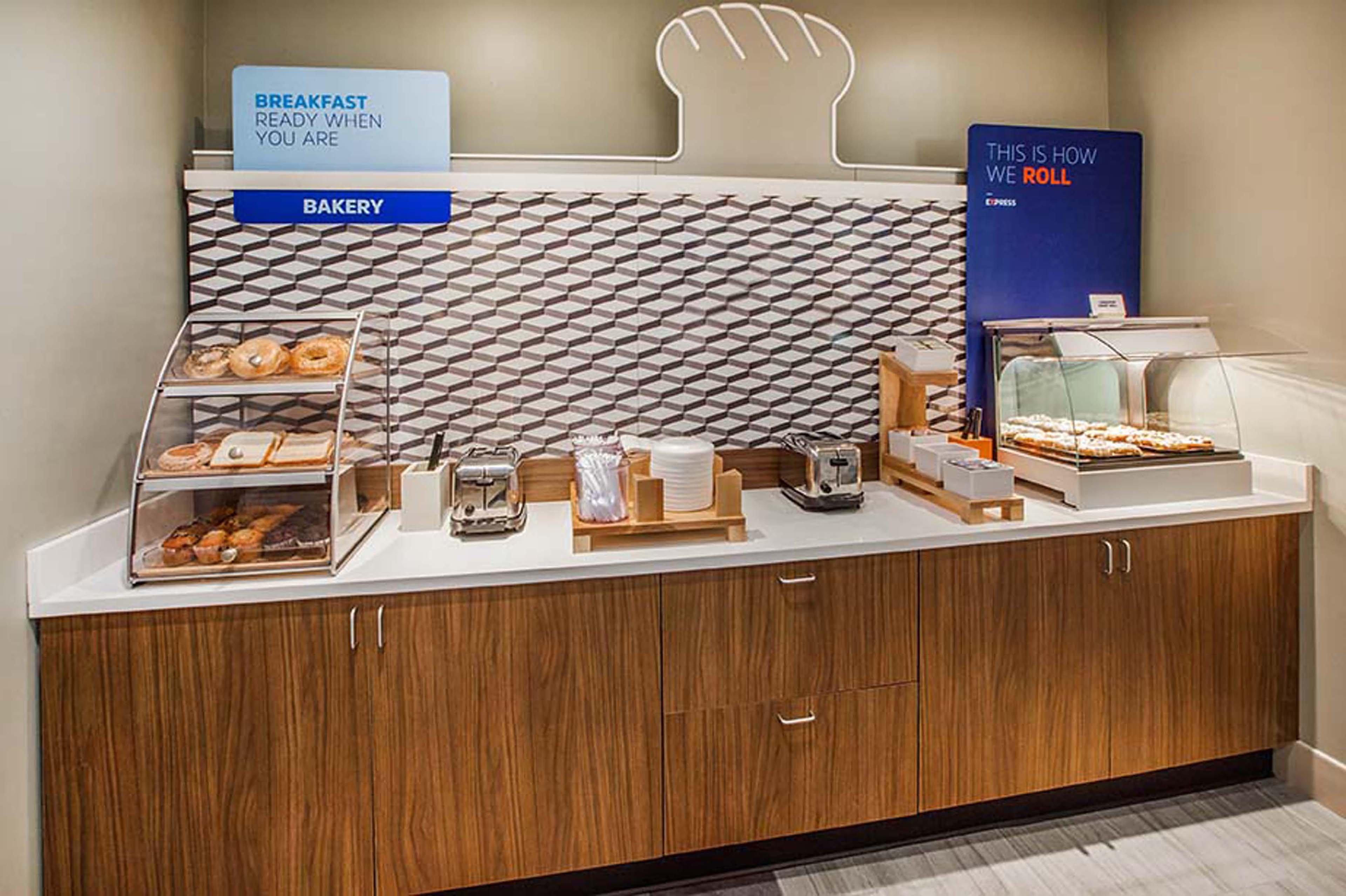 Holiday Inn Express Alpharetta - Roswell By Ihg Zewnętrze zdjęcie